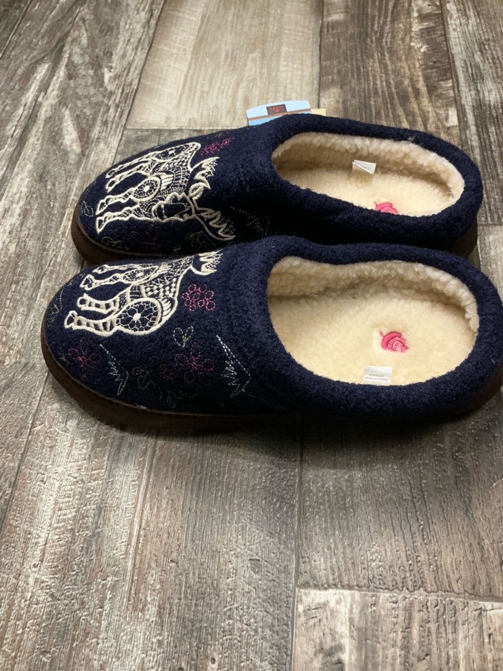 Acorn Navy Embroidered Slip-On Slipper Size 8/9 - Picture 9 of 16